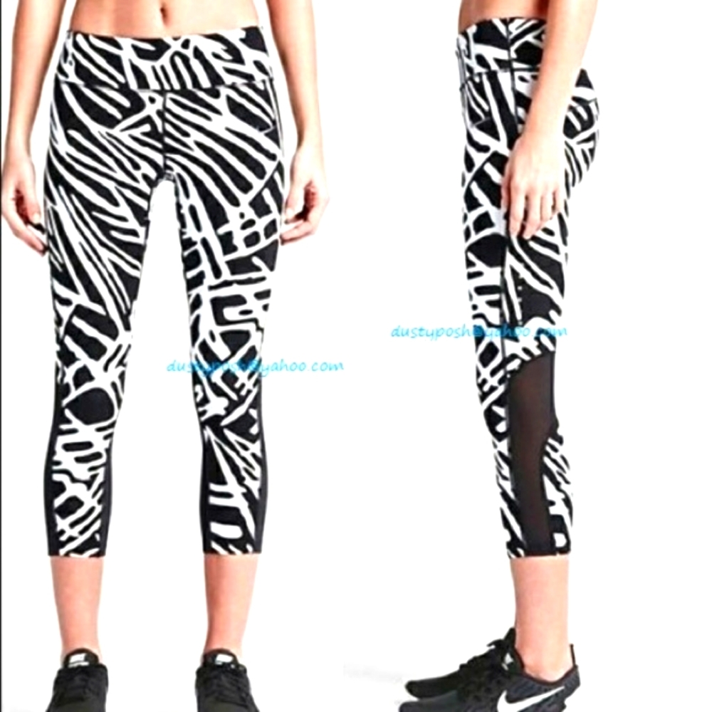 NWT Nike Blk/wht Palm Epic lux mesh insert Capri